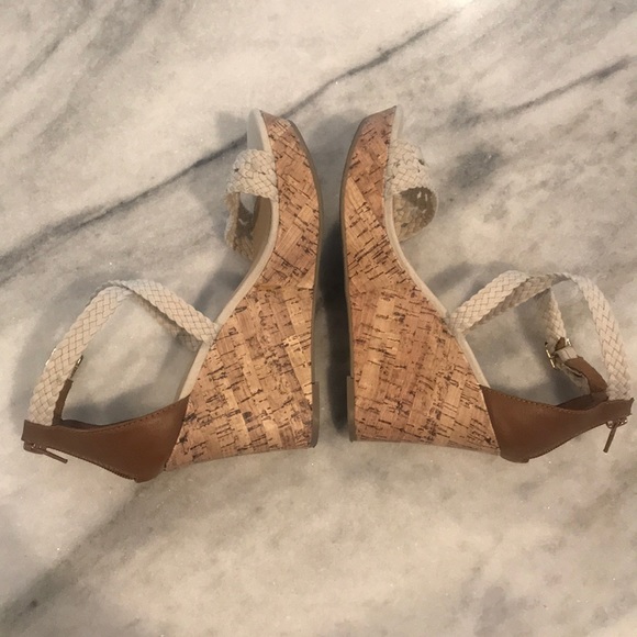 Mossimo Wedge Sandals Size 7 - Picture 3 of 5